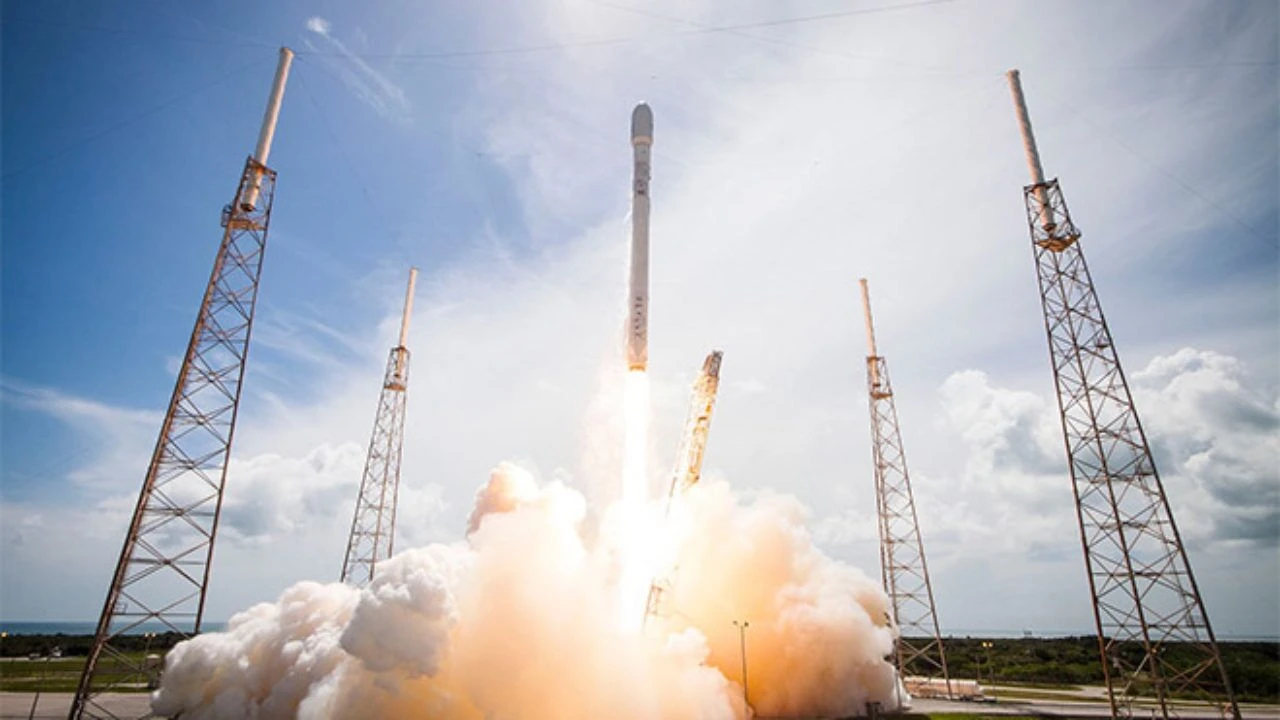 Uzaydaki Starlink uydu sayısı devasa miktara ulaştı! NASA çalışanından uyarı