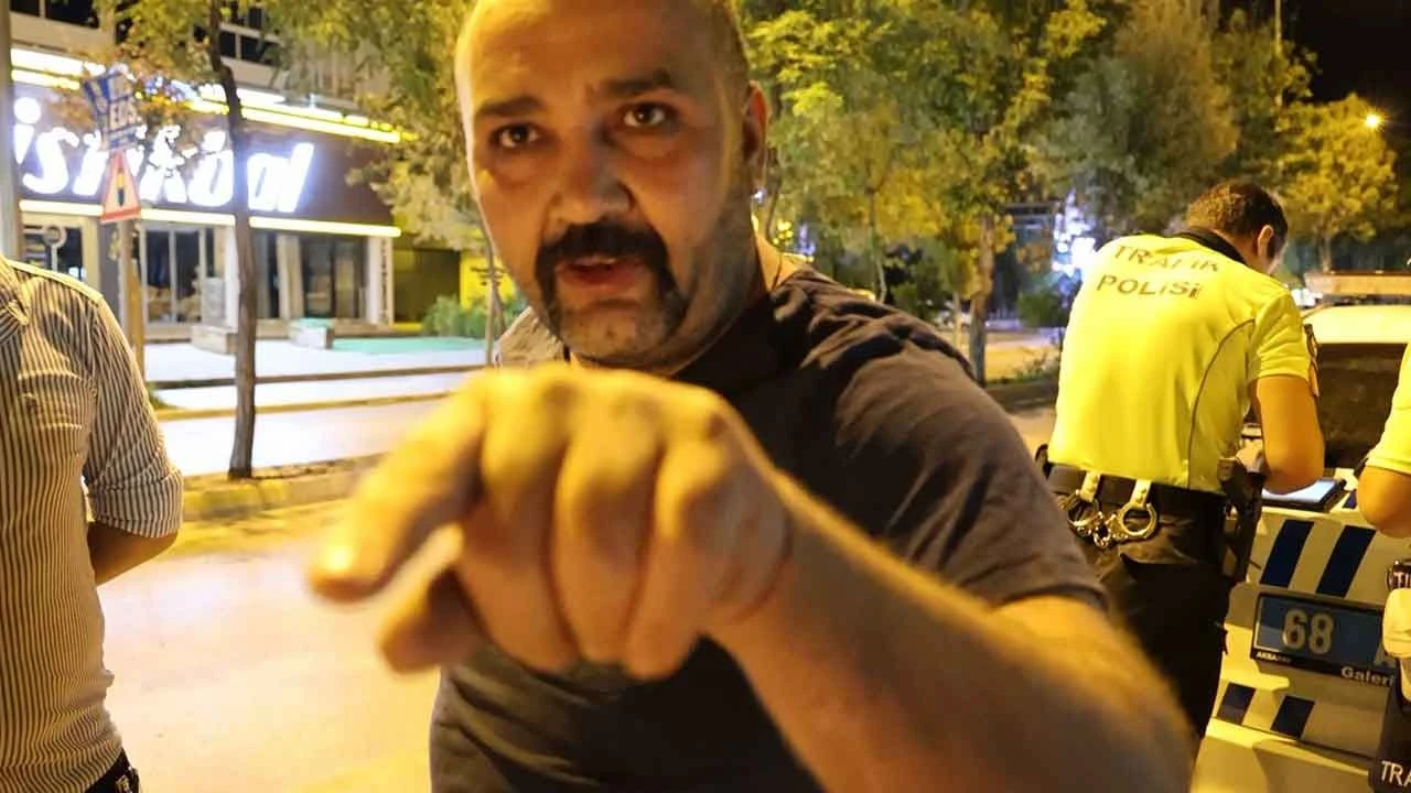 14 yaşında minibüs kullanırken yakalandı! Çocuğun ve babasının polise savunması 'pes' dedirtti - 3. Resim