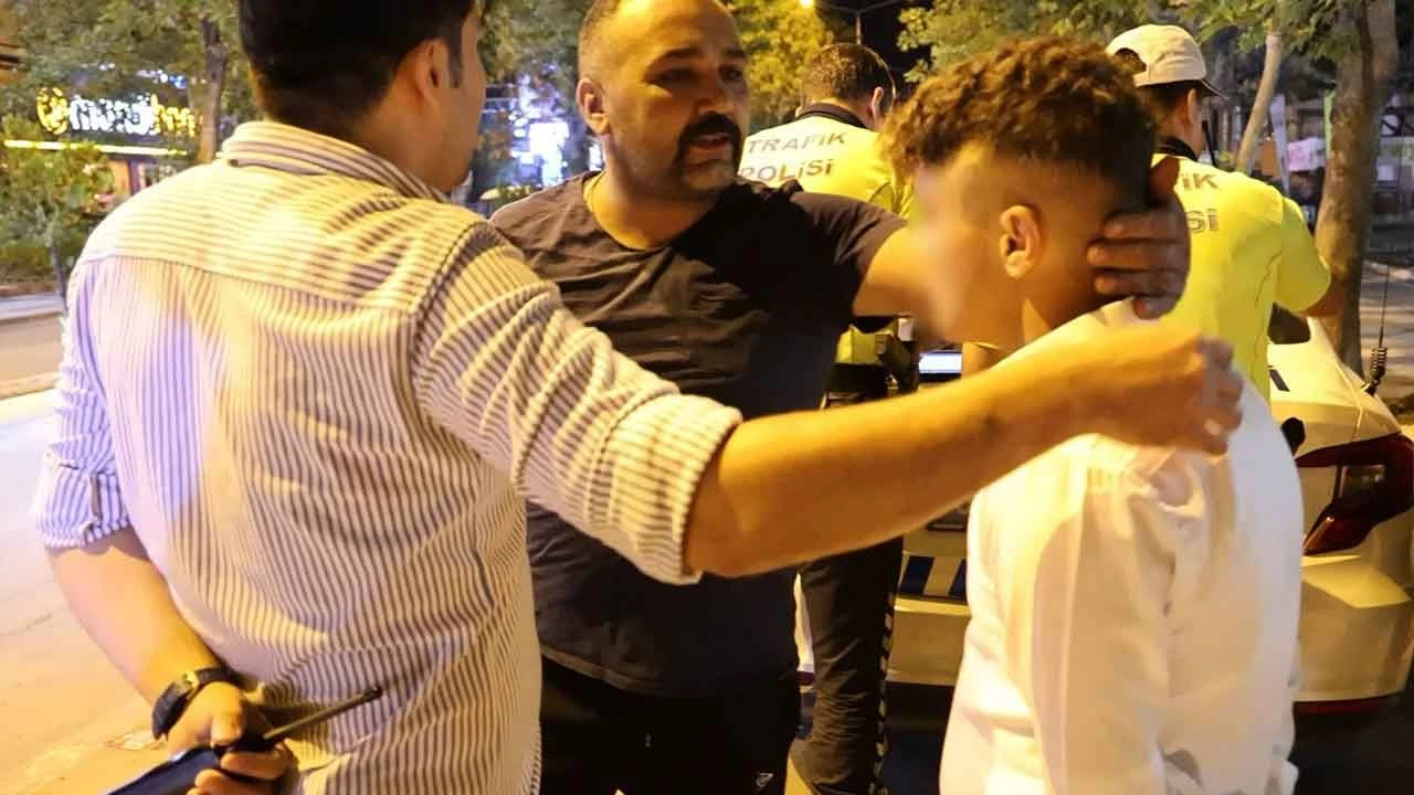 14 yaşında minibüs kullanırken yakalandı! Çocuğun ve babasının polise savunması 'pes' dedirtti - 2. Resim
