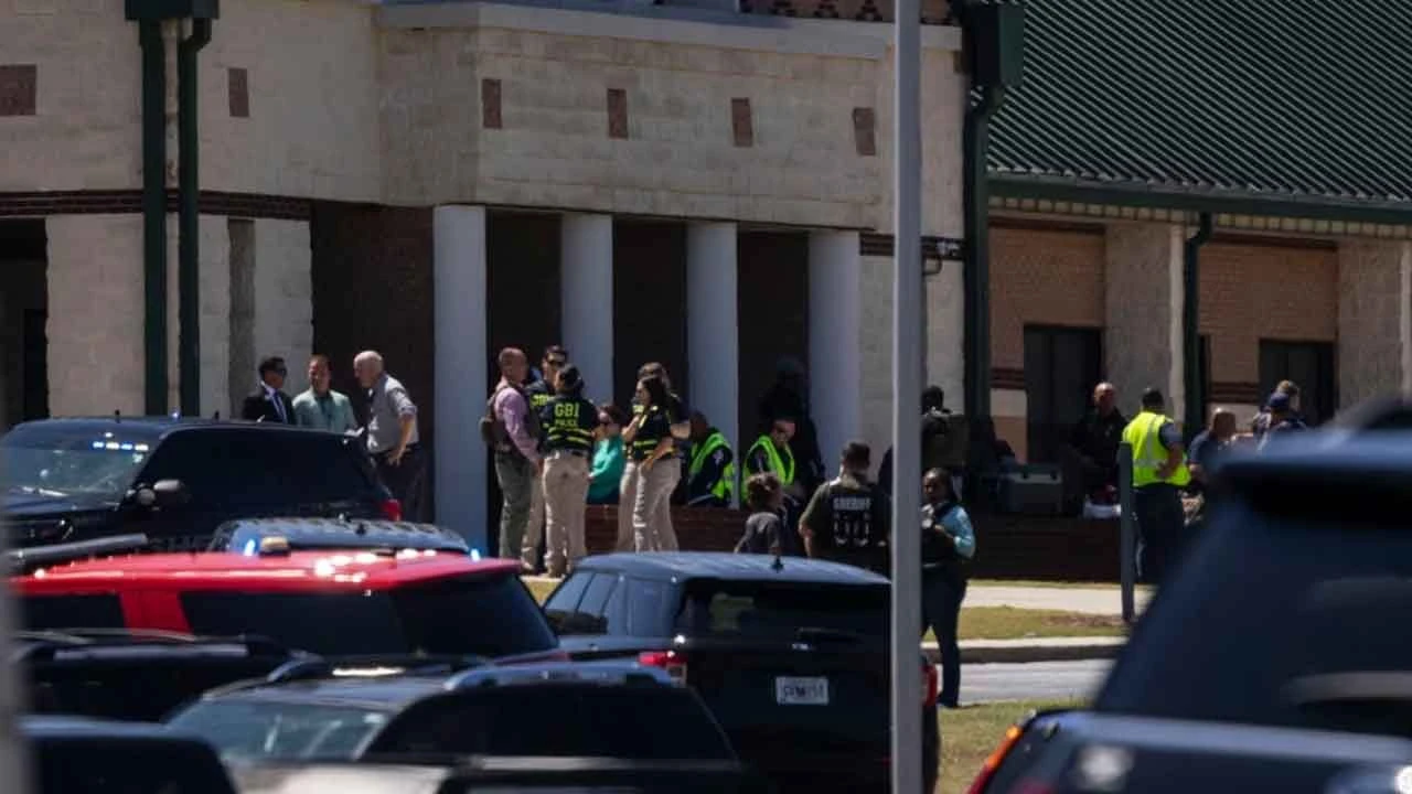 ABD’deki okul saldırısında yeni gelişme: 14 yaşındaki saldırganın babası tutuklandı - 3. Resim