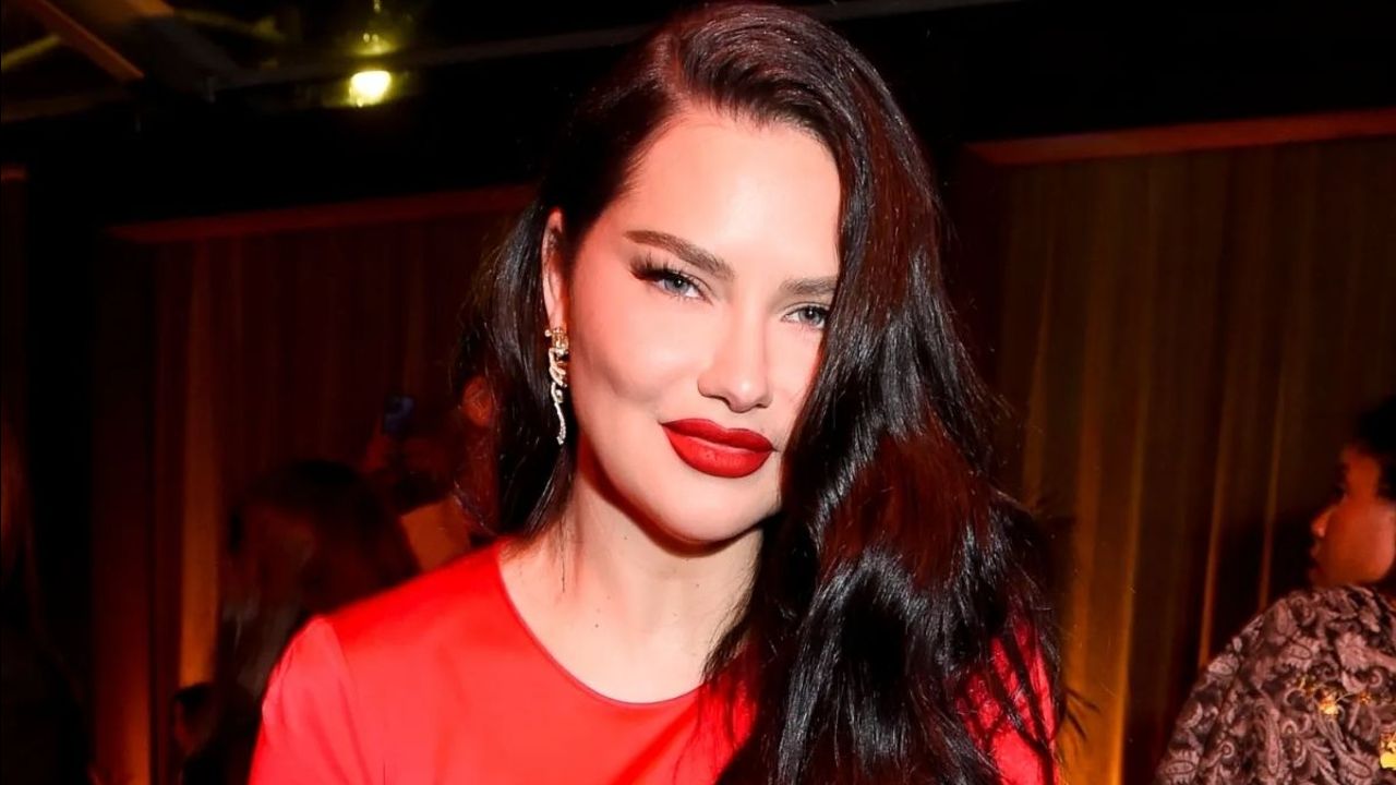 Adriana Lima estetiklerinden kurtuldu! Son haline beğeni yağdı