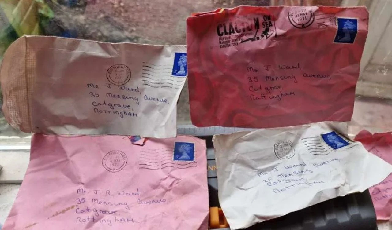 Evinin altında yarım yüzyıllık gizli mektup koleksiyonu buldu: Gözyaşlarına hakim olamadı - 4. Resim