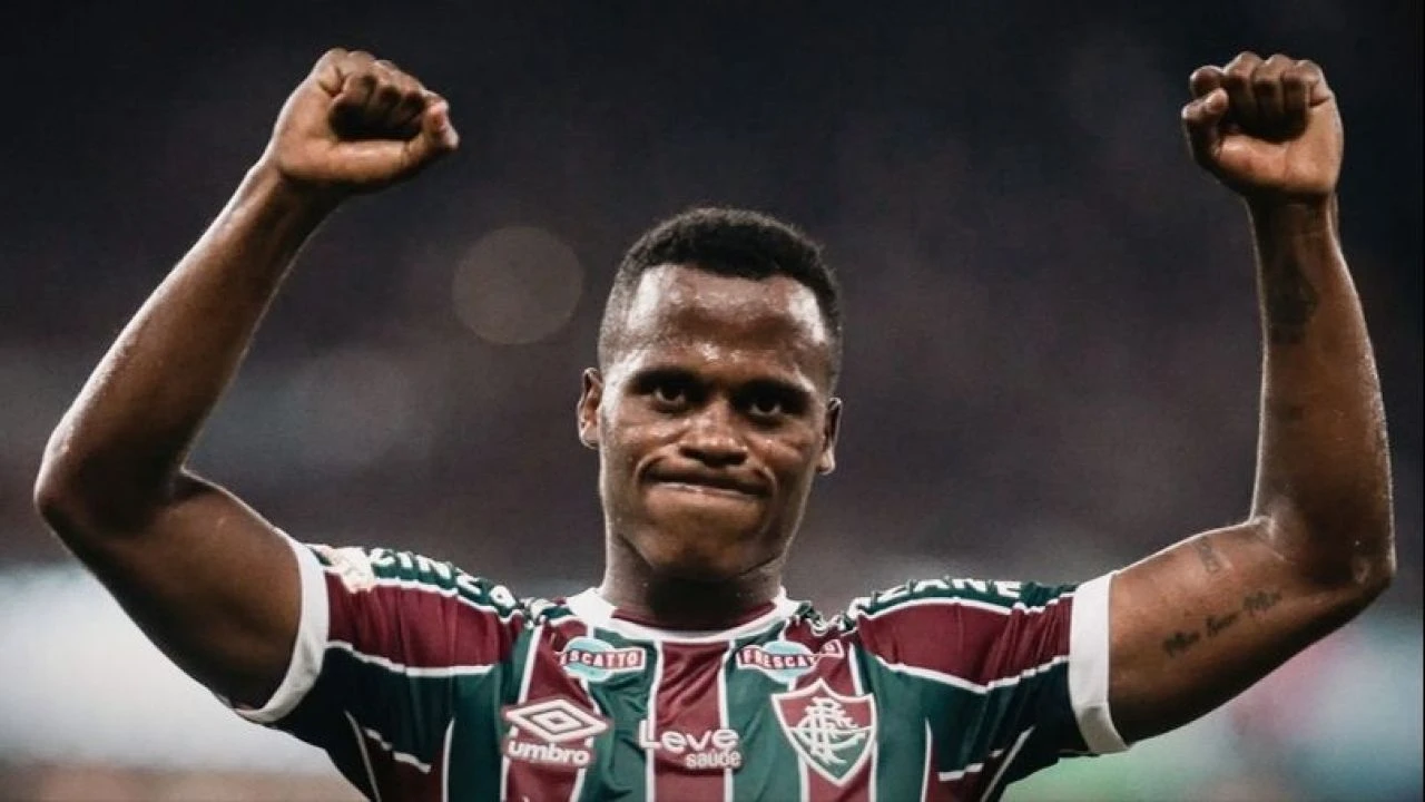 Jhon Arias Fluminense'de kanat oyuncusu veya ofansif orta sahada oynuyor
