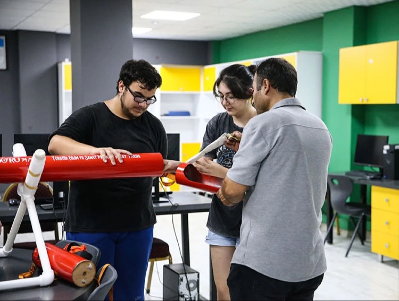 Lise öğrencileri geliştirdi: "Gökbörü" roketi, TEKNOFEST'te gökyüzüyle buluşacak