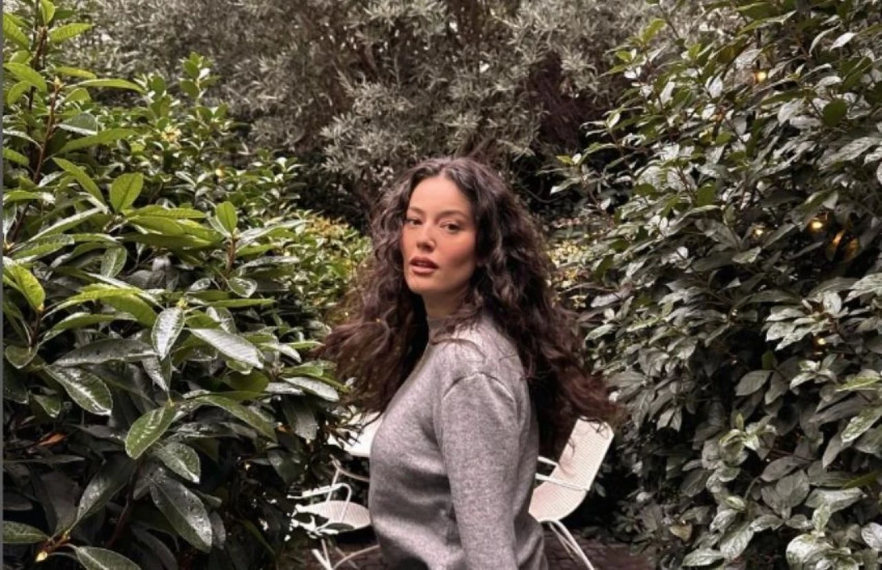 Pelin Akil'den Mert Ramazan Demir paylaşımı! Yalı Çapkını'na Diyar geldi - 3. Resim