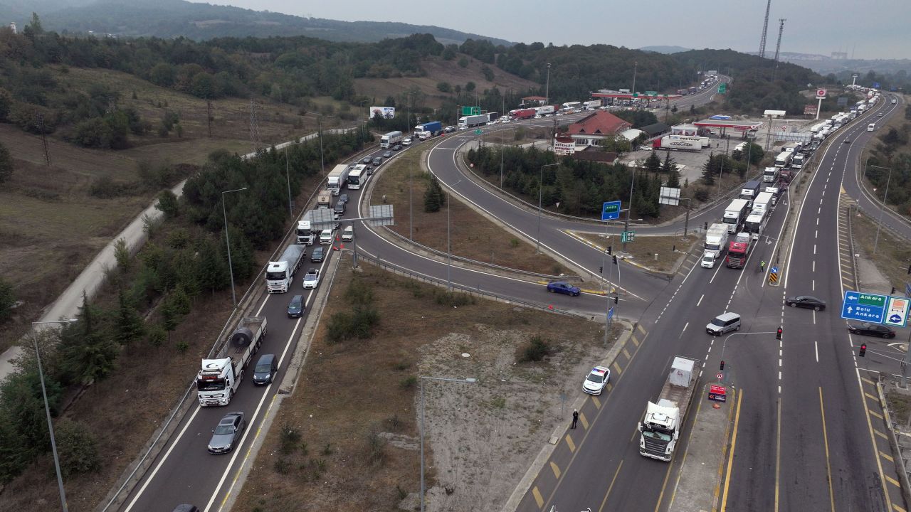 Son dakika | Bolu Tüneli'nde sevindiren haber geldi! Günlerdir süren trafik çilesi bitti - 2. Resim