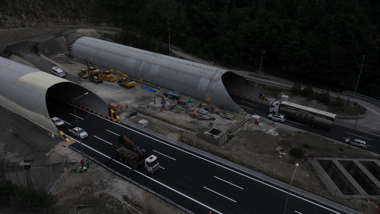 Son dakika | Bolu Tüneli'nde sevindiren haber geldi! Günlerdir süren trafik çilesi bitti - 1. Resim