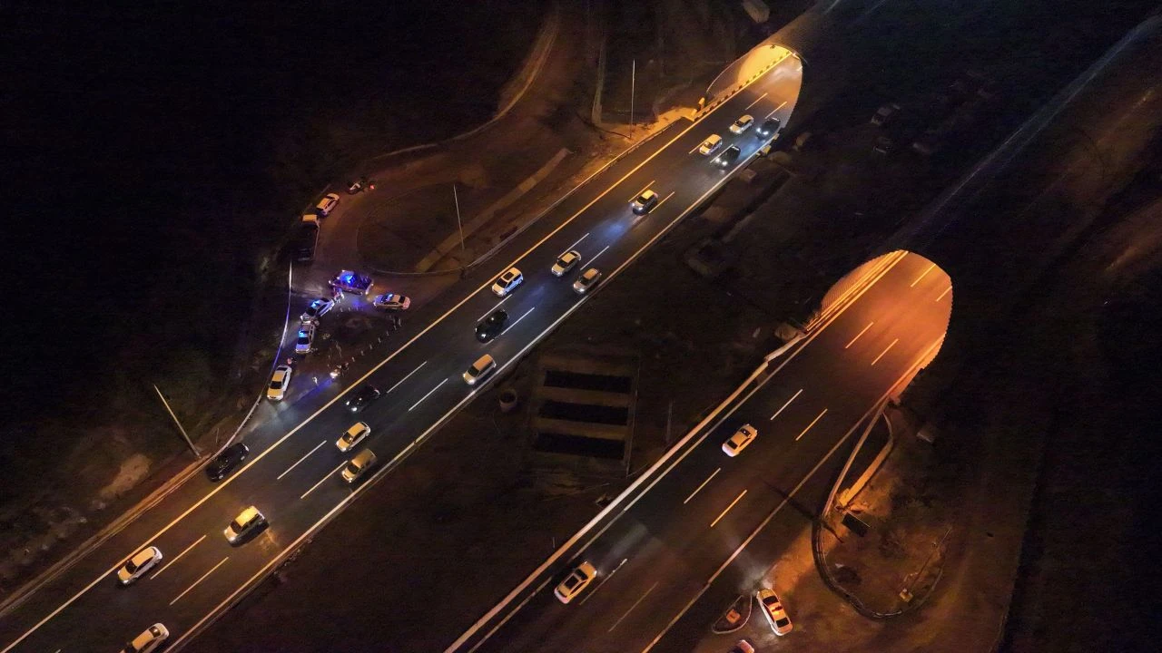 Son dakika | Bolu Tüneli'nde sevindiren haber geldi! Günlerdir süren trafik çilesi bitti - 3. Resim