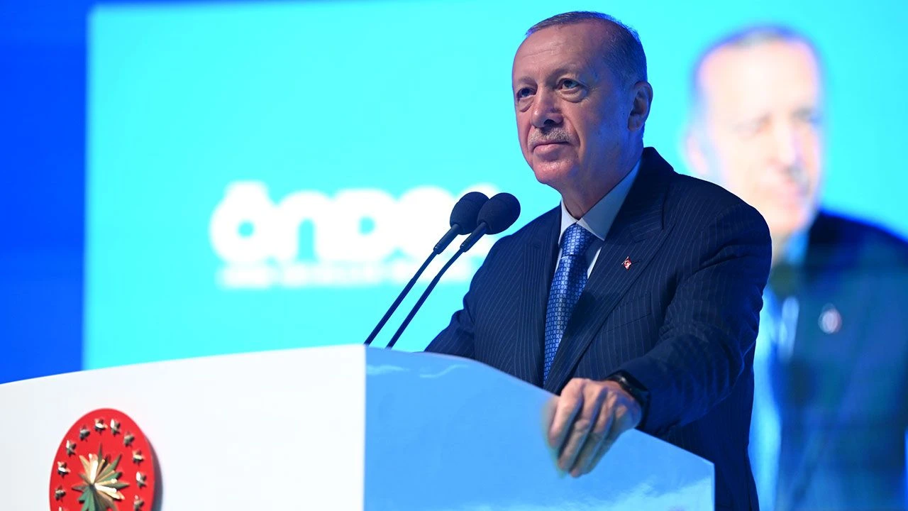 Son dakika | Cumhurbaşkanı Erdoğan’dan teğmenlerin resmi olmayan yemin törenine tepki: Siz kime kılıç çekiyorsunuz! - 1. Resim