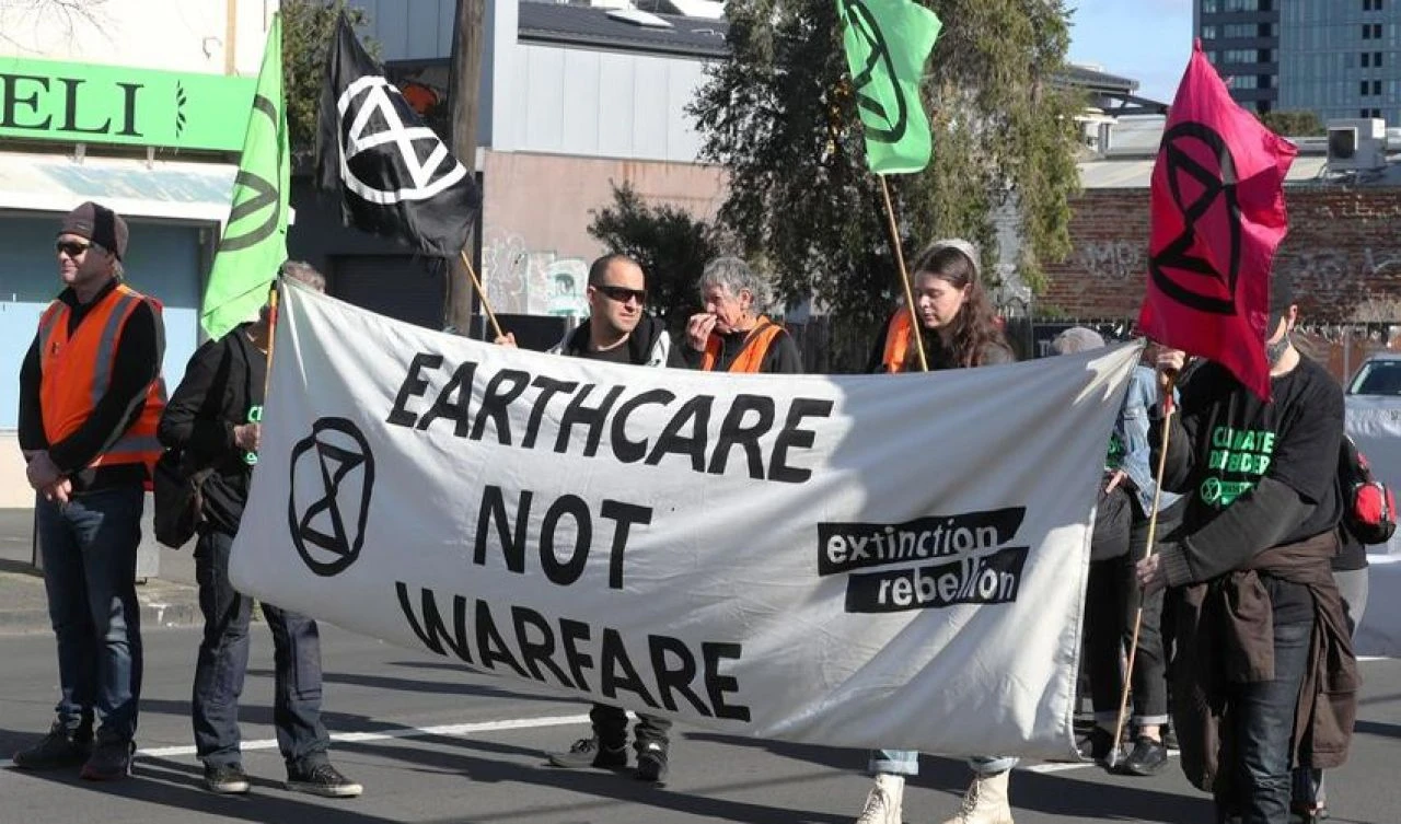 Avustralya'da ürkütücü fuar! Halk protesto için sokaklara döküldü - 1. Resim