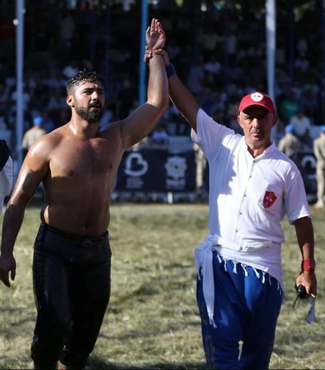 Enes Doğan 2023 yılında düzenlenen Kırkpınar Yağlı Güreşleri'nde başpehlivanlığa yükseldi - 2. Resim