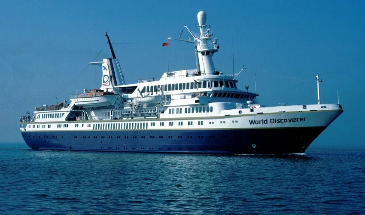 Karanlık turizmin 1 milyar 786 milyon TL'lik 'hayalet' yolcu gemisi! Cennet adasında çürümeye terk edildi