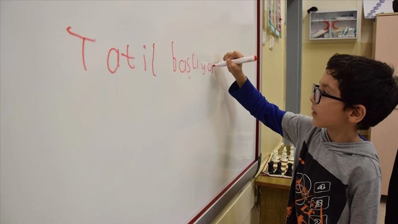 MEB takvimine göre 11-15 Kasım'da ara tatil yapılacak - 1. Resim