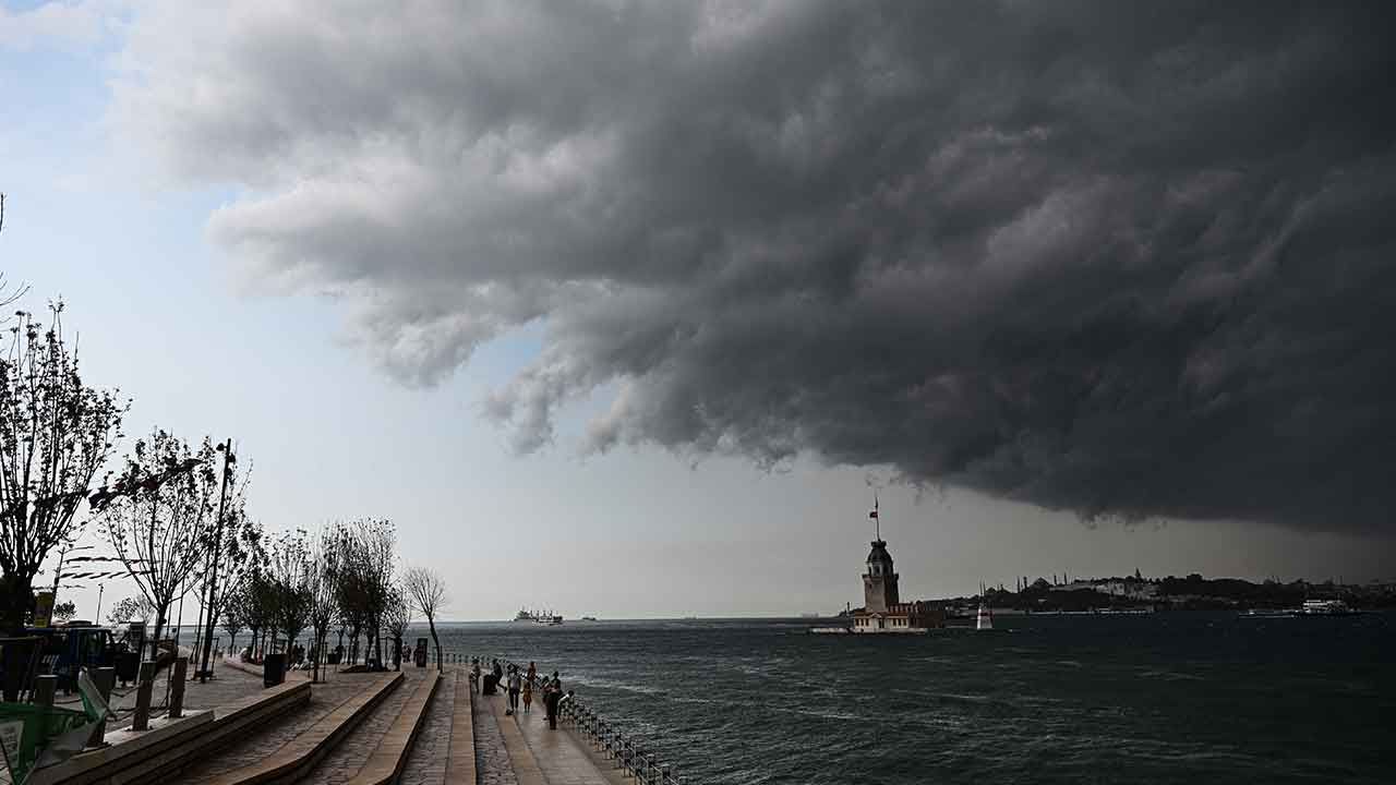 Meteoroloji&#039;den İstanbul dahil birçok kente sağanak ve fırtına uyarısı: Saatte 50 kilometreyi bulacak! İşte 8 Eylül 2024 il il hava durumu raporu