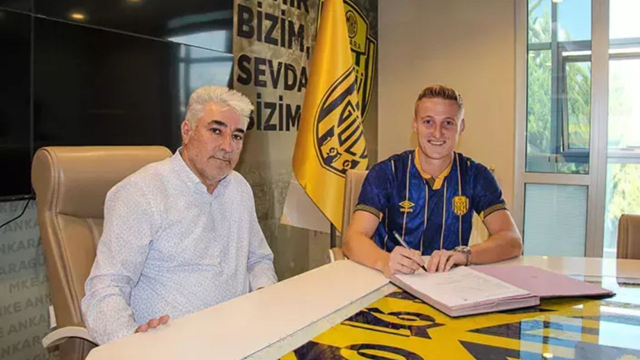 Ankaragücü Kevin Varga&#039;yı renklerine bağladı.