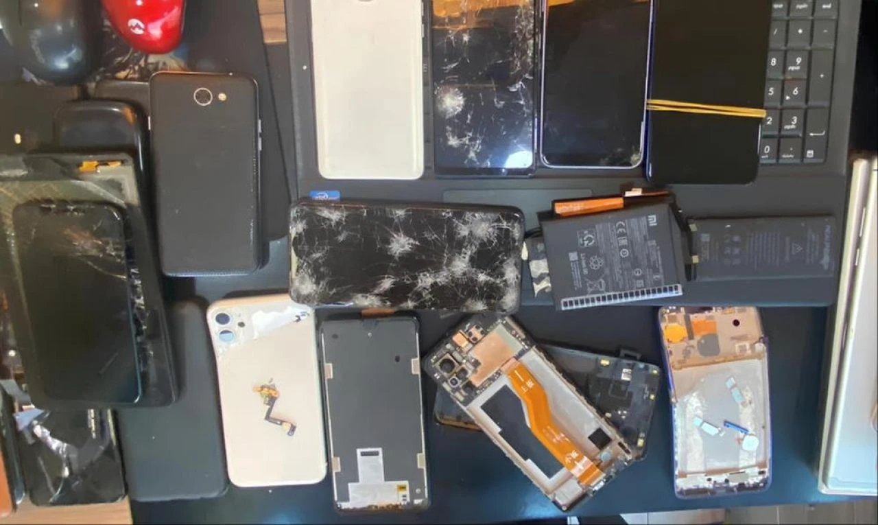 Binlerce TL'lik cep telefonları çöpe atılıyor! Sakın böyle kullanmayın: Hatalı şarj bitiriyor - 2. Resim
