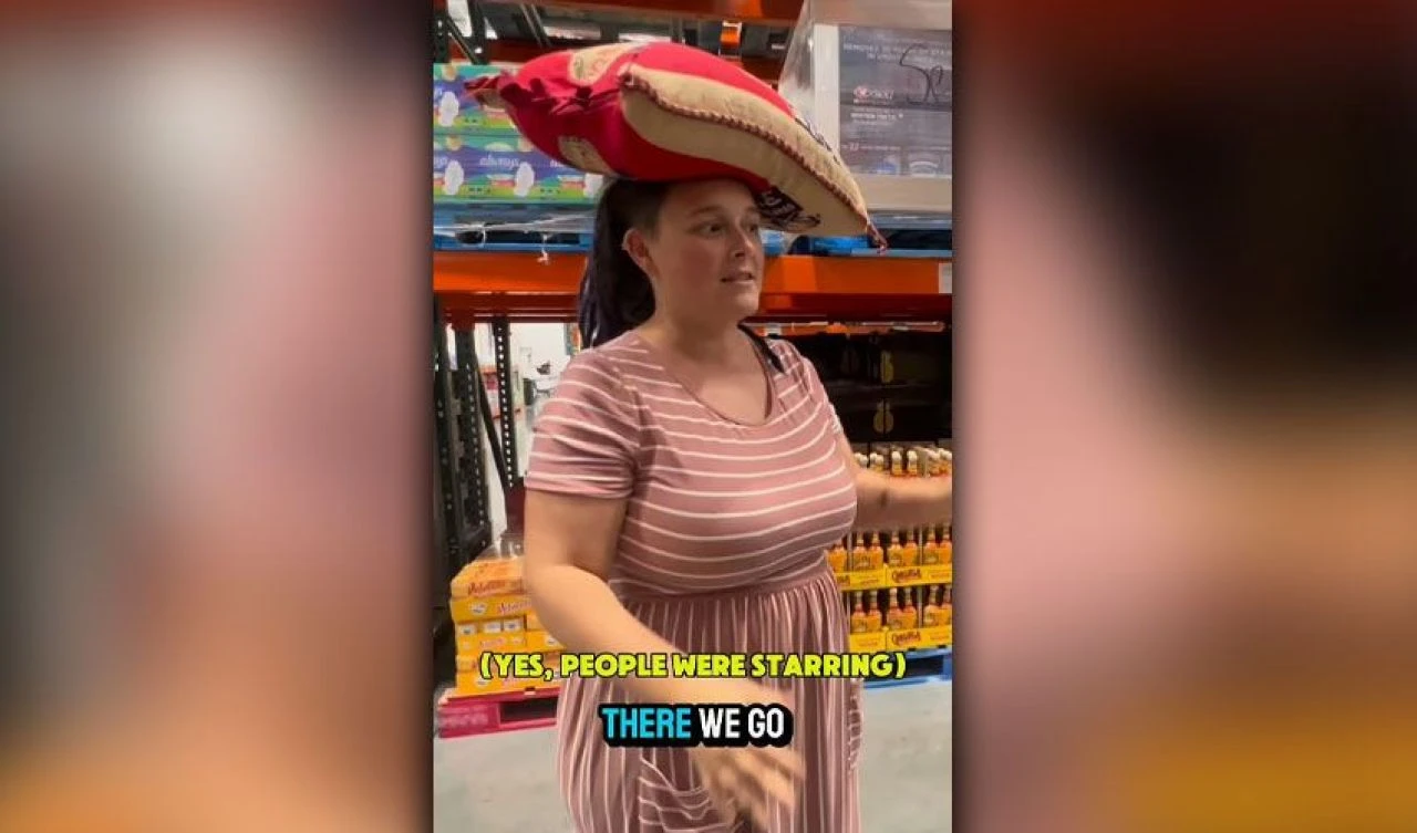 Evlat edindiği Afrikalı çocuğa çuval taşıttığı anlarda sözleri büyük tepki çekti! Savunması ise daha 'pes' dedirtti - 4. Resim