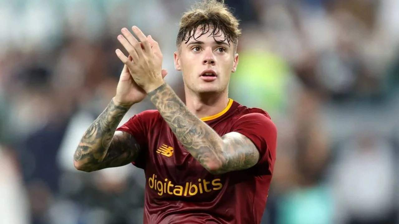 Galatasaray'ın transfer listesindeki Nicola Zalewski, Roma'da forma giyiyor