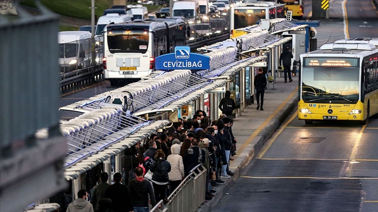 İstanbul’da toplu taşıma saat 16.00’ya kadar ücretsiz olacak