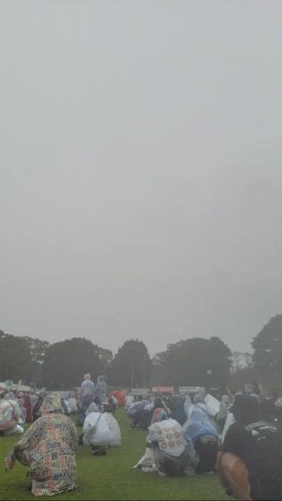 On iki bin kişinin katıldığı konser alanına yıldırım düştü: Çok sayıda kişi yaralandı - 3. Resim