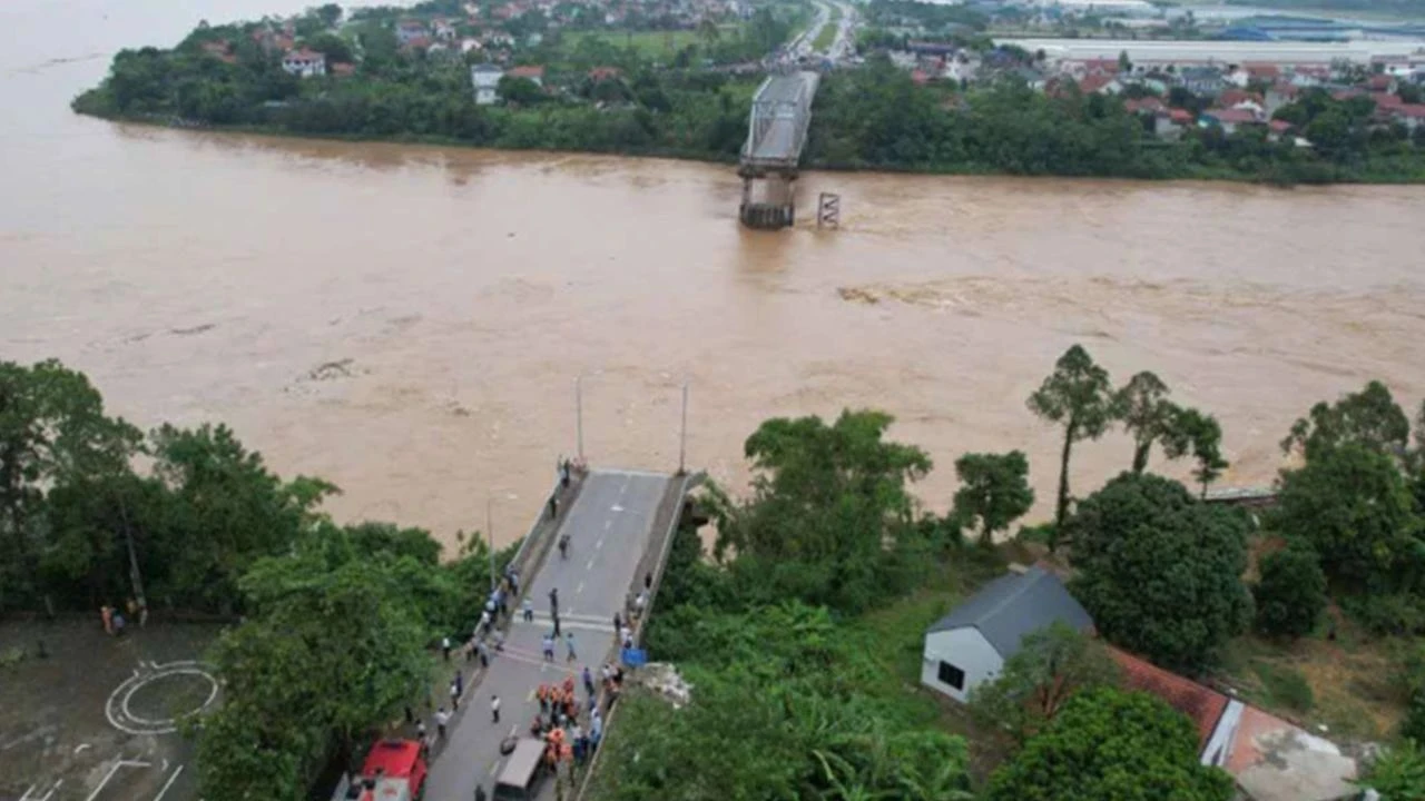 Uzak doğu ülkelerinin kabusu: Yagi Tayfunu! Tayland'da da ölümlere neden oldu
