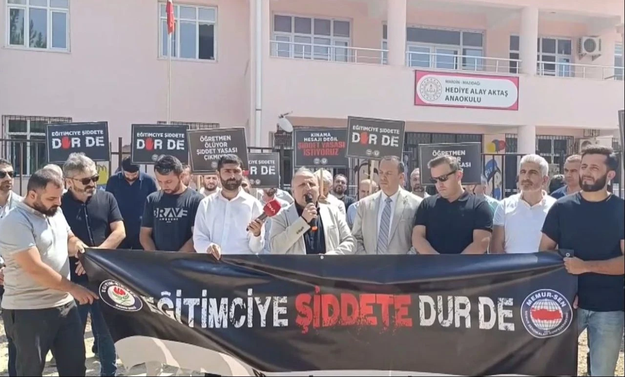 Anaokulu bahçesine giremeyen veli öğretmeni yumrukladı! Miniklerin gözü önünde yaşandı - 1. Resim