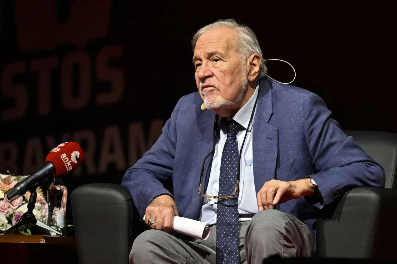 Hastaneye kaldırılan İlber Ortaylı'dan sevenlerini üzen sözler: Yeni kararını açıkladı