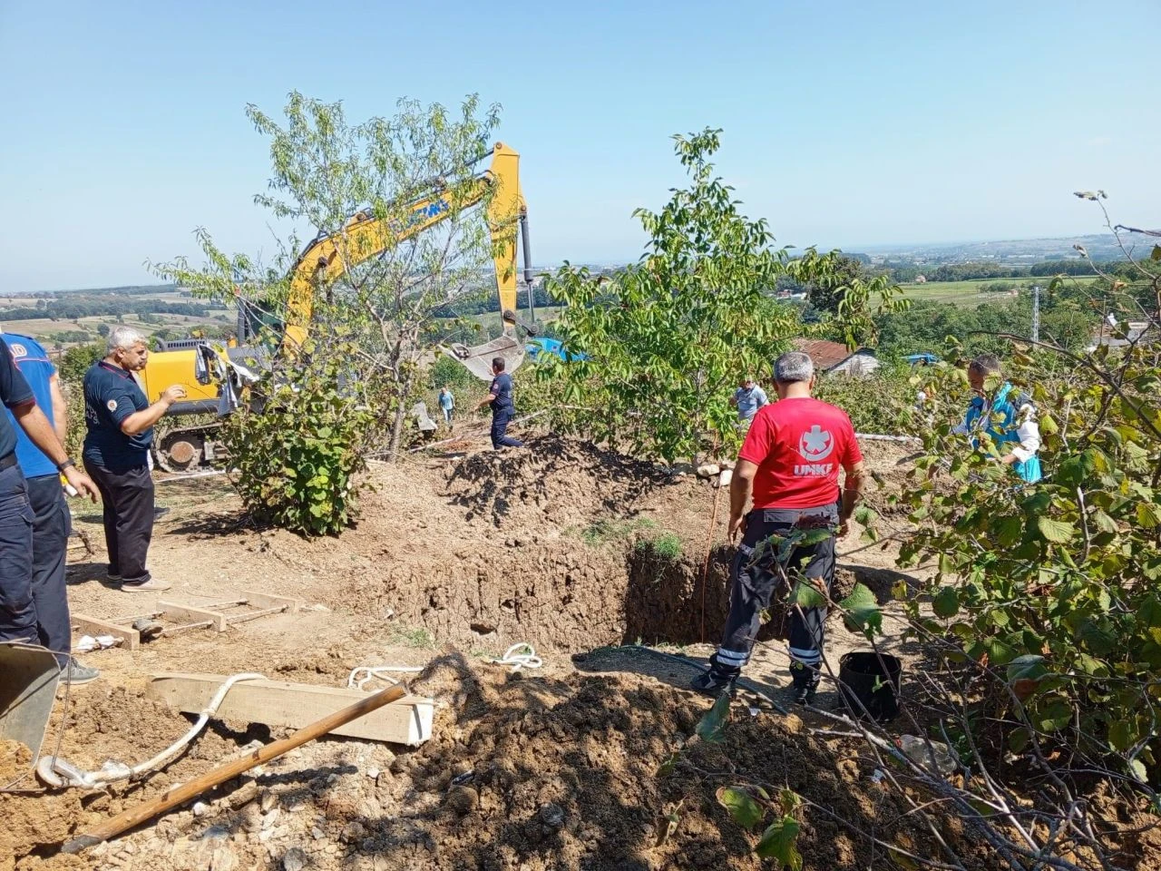 Samsun'da su çıkarmak için kuyu kazan 2 kişi toprak altında kaldı - 1. Resim