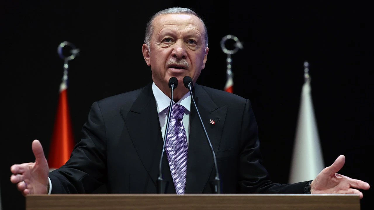 Son dakika | Cumhurbaşkanı Erdoğan'dan Özgür Özel'e 'Dilruba' tepkisi: Millete özür borcun var - 4. Resim