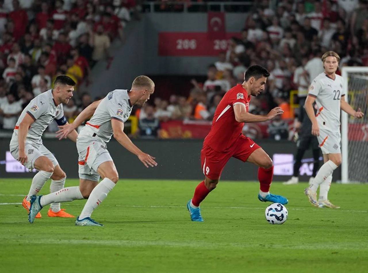 Türkiye UEFA Uluslar B Ligi 4. Grup'ta 4 puan ile birinci sırada yer alıyor