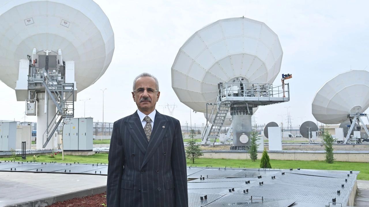 Türksat&#039;ın enerji ihtiyacı artık güneşten: Dev güneş santrali tamamlandı!