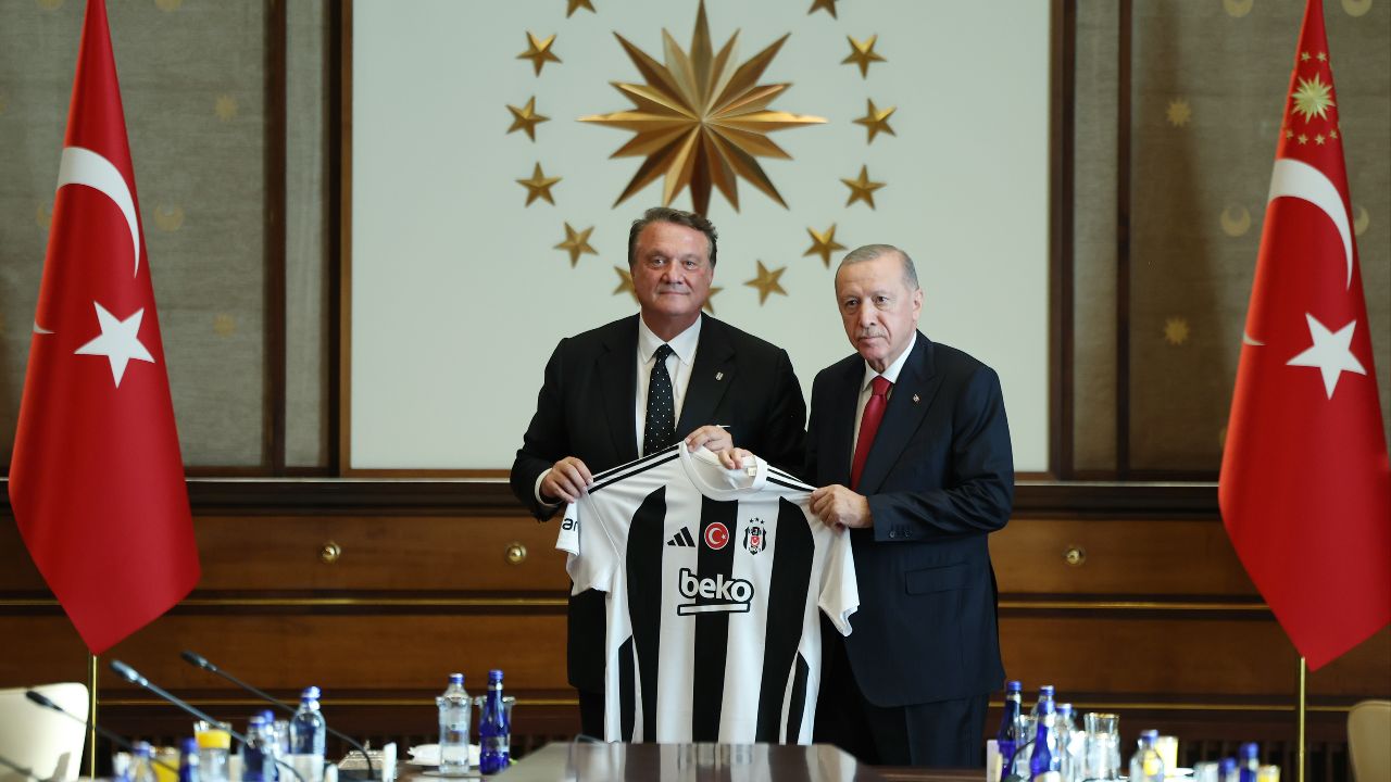 Beşiktaş futbol takımı Cumhurbaşkanı Erdoğan&#039;ı ziyaret etti!