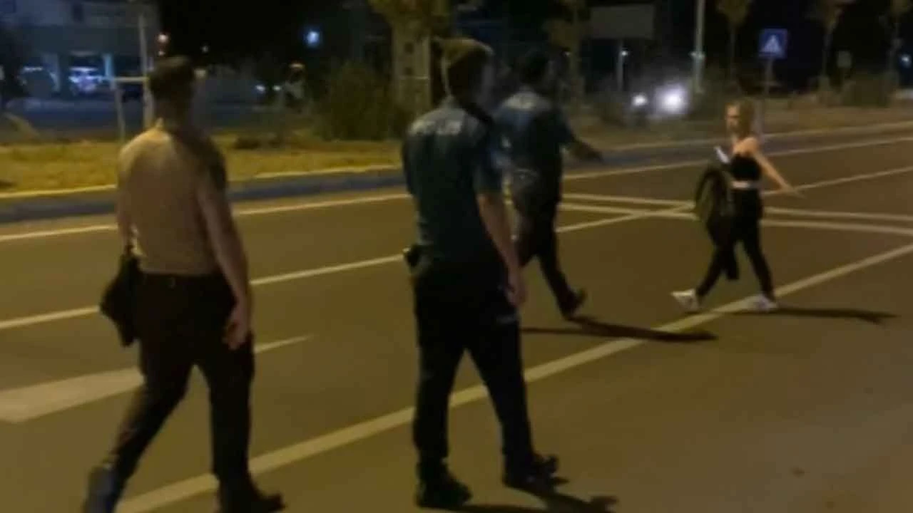 Polisin karayolundaki anne ve kızı ile imtihanı: "Öldürecek misin? Öldür lan"