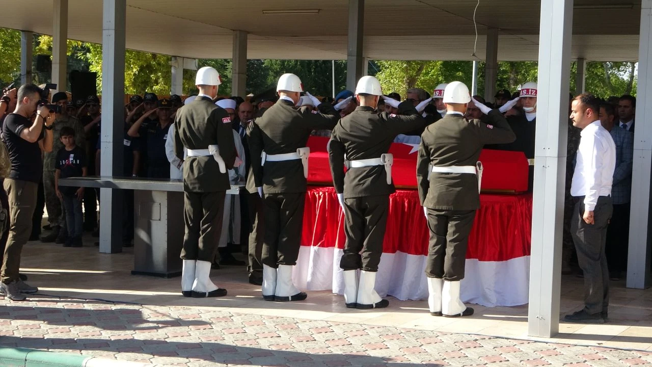 Şehit Uzman Çavuş Mehmet Kökcü, Malatya Şehitliği'ne defnedildi - 2. Resim