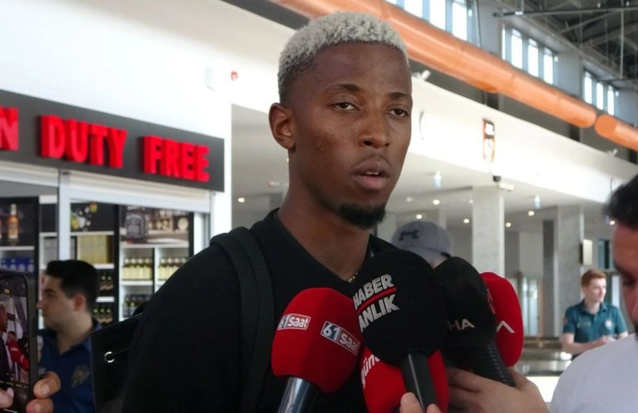 Trabzonspor'un yeni transferi Simon Banza, Trabzon'da!