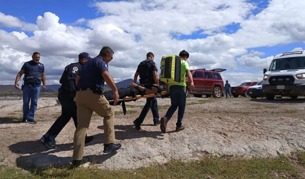 Yangın söndürme helikopteri suya çakıldı! O anlar saniye saniye kaydedildi - 2. Resim