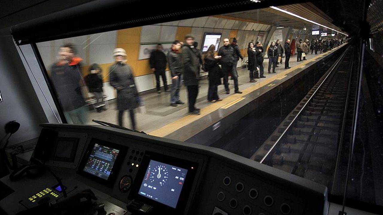 Yenikapı - Hacıosman metro hattında teknik arıza nedeniyle seferler aksadı