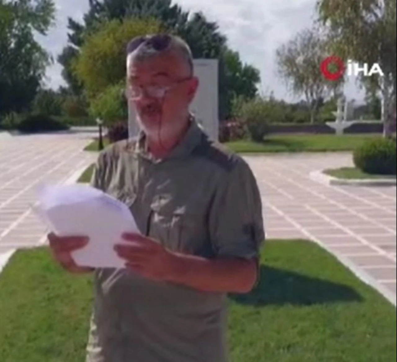 12 Eylül darbesinin yıl dönümünde Kenan Evren'e mezarı başında protesto: Layığını buldu - 1. Resim