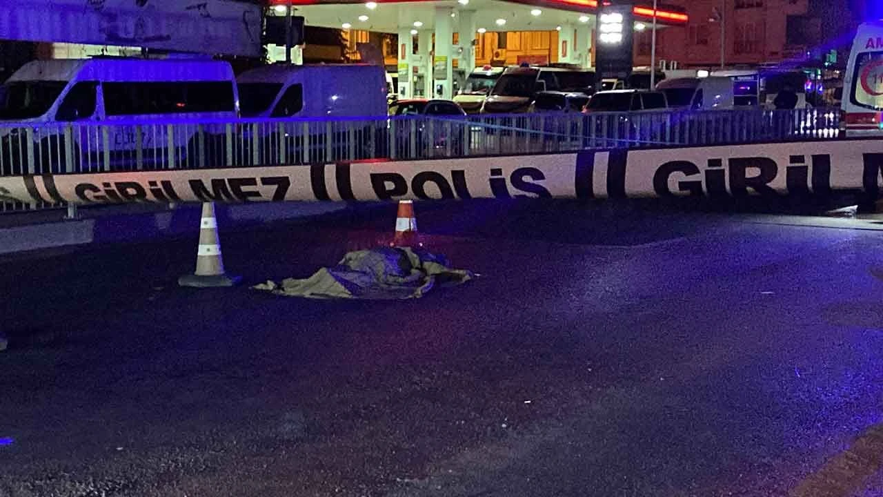 Avcılar'da feci kaza! Yolun karşısına geçmek isterken canından oldu - 1. Resim