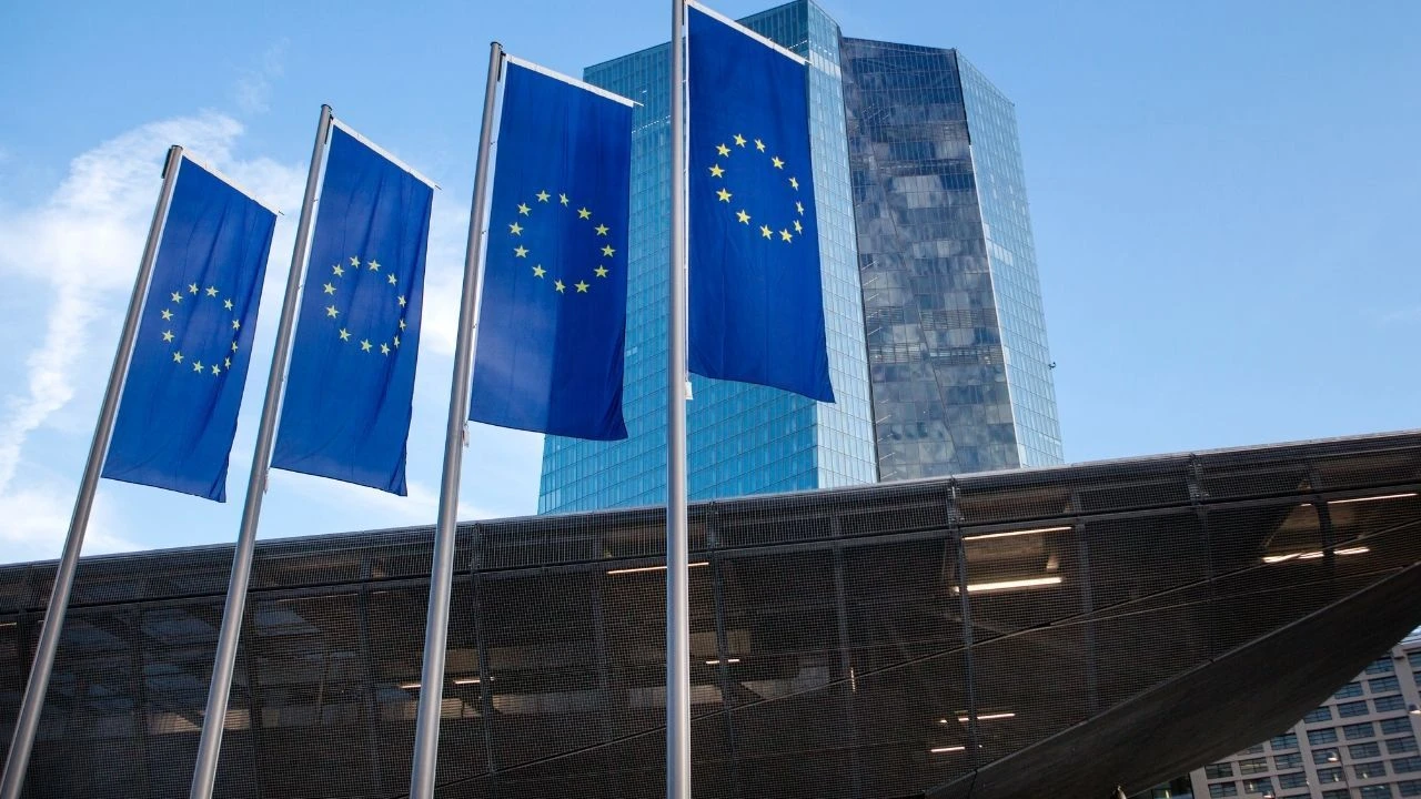 Avrupa Merkez Bankası faiz oranlarını tekrar düşürdü