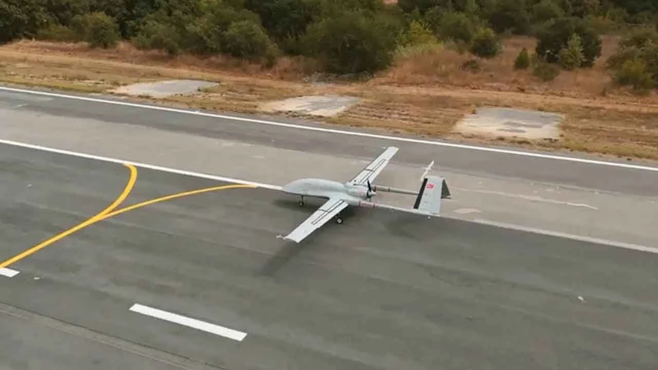 Bayraktar TB3 bir testi daha başarıyla geçti! Rampadan uçtuğu anlar paylaşıldı