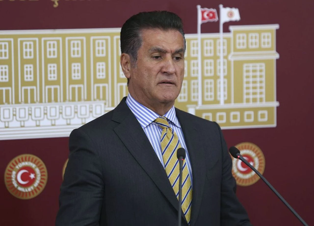CHP'li Mustafa Sarıgül'den hükümete çağrı: Öğretmenlere bir maaş ikramiye verilsin