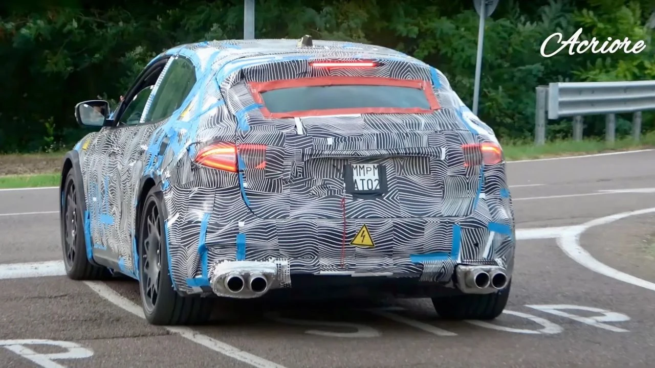 Ferrari, ilk elektrikli araç modelinin sahte V8 motor sesini dinletti