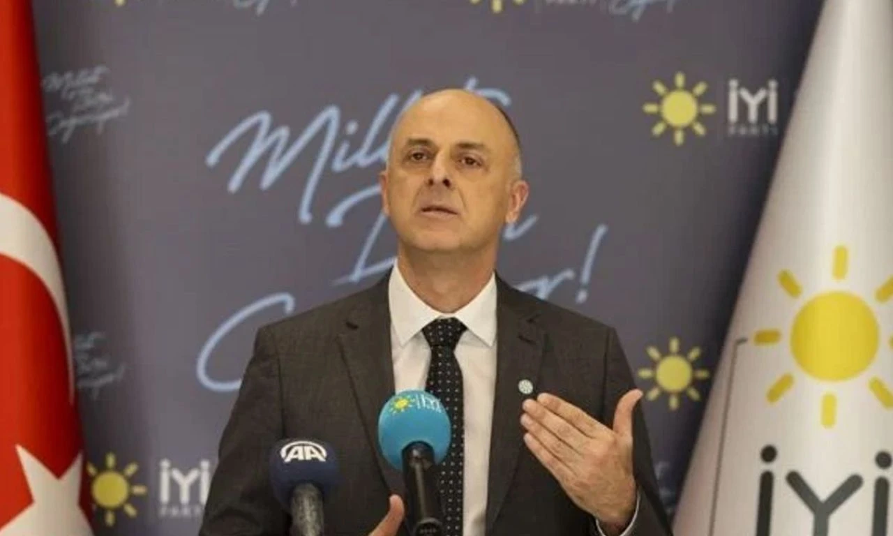 Son dakika | İYİ Parti'de deprem! İzmir vekili Ümit Özlale istifa etti - 1. Resim