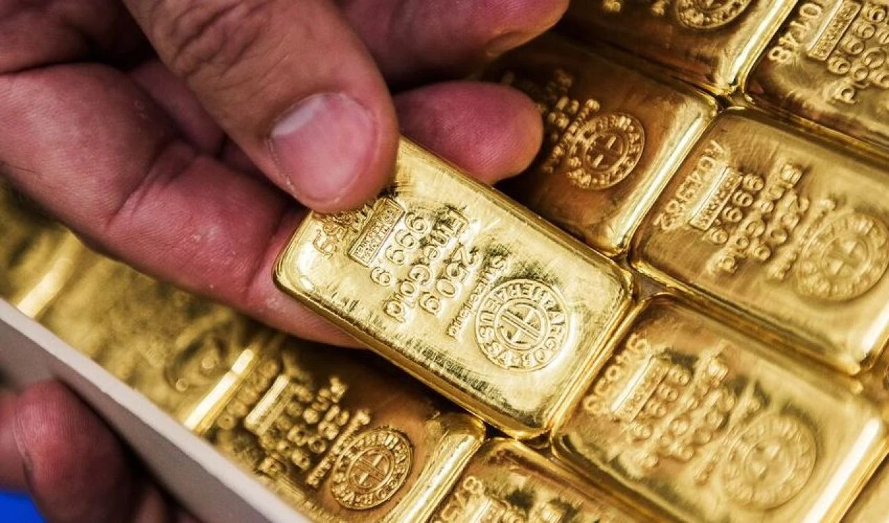 Altın fiyatları için yeni rekor! İki banka aynı rakamda birleşti: Gram altın için kritik seviyeler açıklandı - 4. Resim