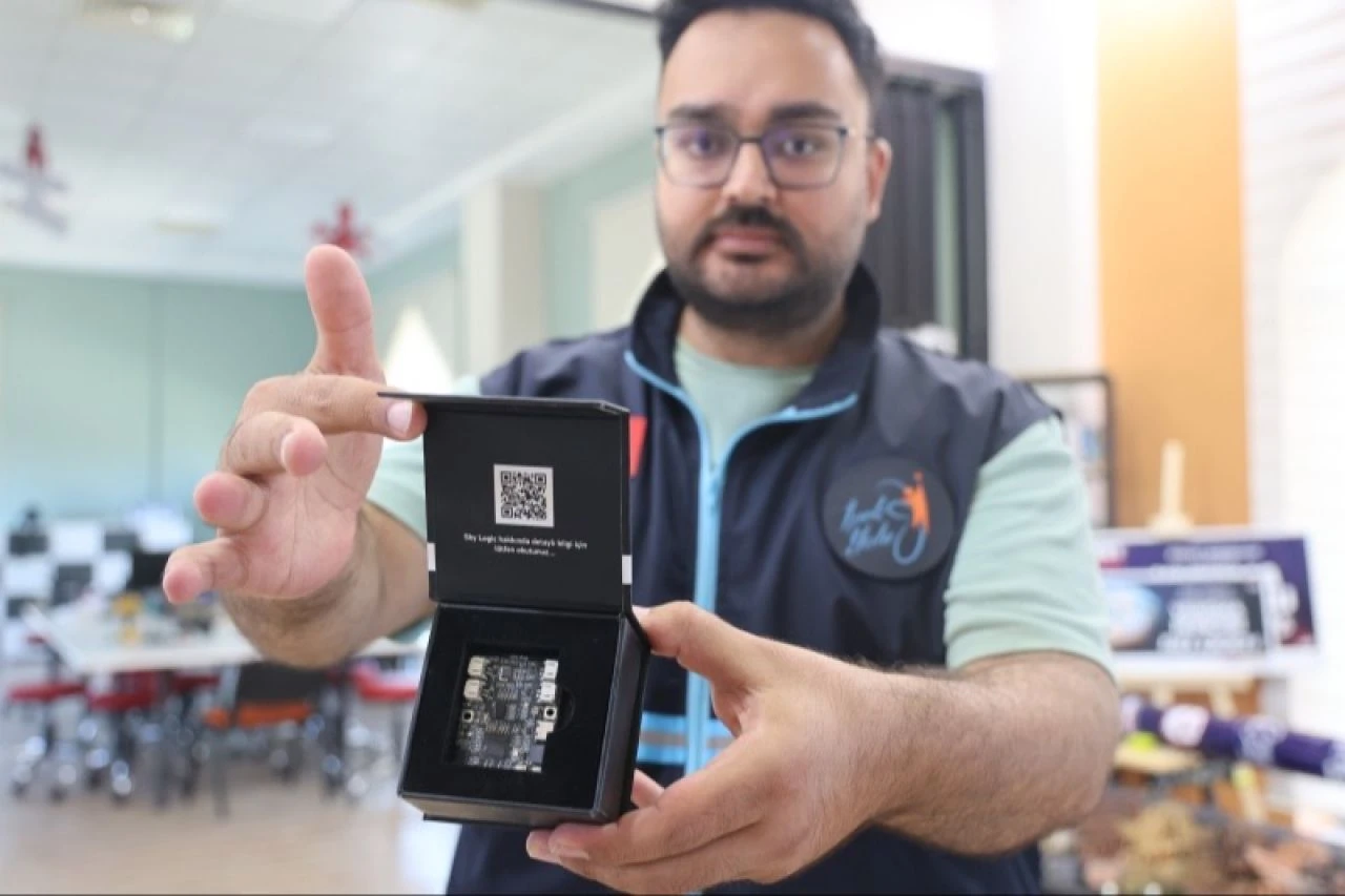 Bir ithal ürün daha yerlileştirildi! Yerli uçuş kontrol kartı TEKNOFES'te sergileniyor