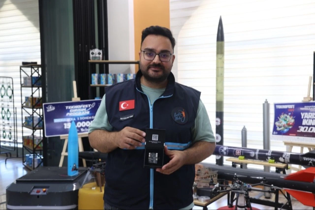 Bir ithal ürün daha yerlileştirildi! Yerli uçuş kontrol kartı TEKNOFES'te sergileniyor