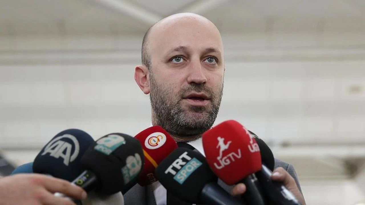 Cenk Ergün kulübe ve kendine daha fazla zarar gelmemesi nedeniyle istifa etti