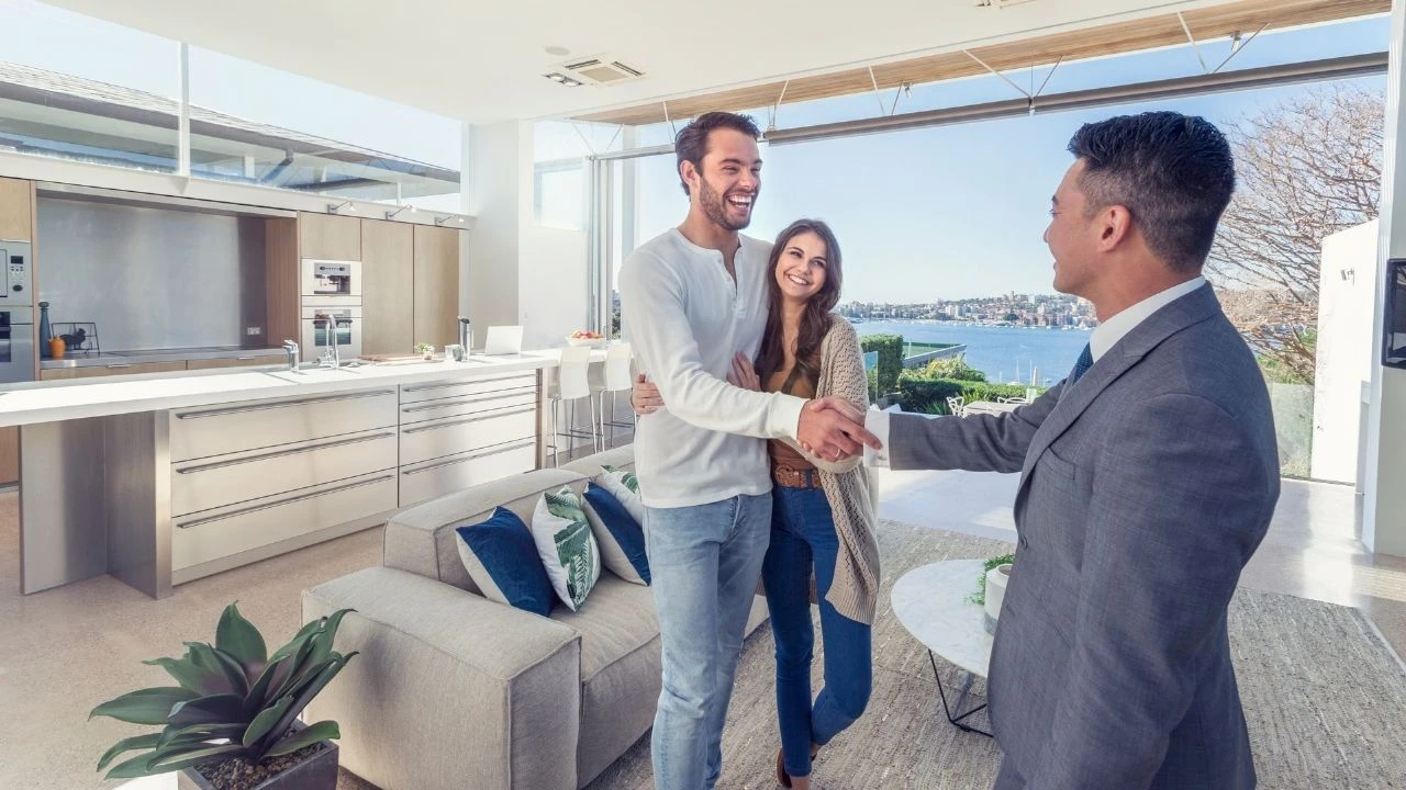 Emlakçılar 15 Eylül'e hazırlanıyor! Yeni dönem için 20 bin kişi başvuru yaptı - 5. Resim