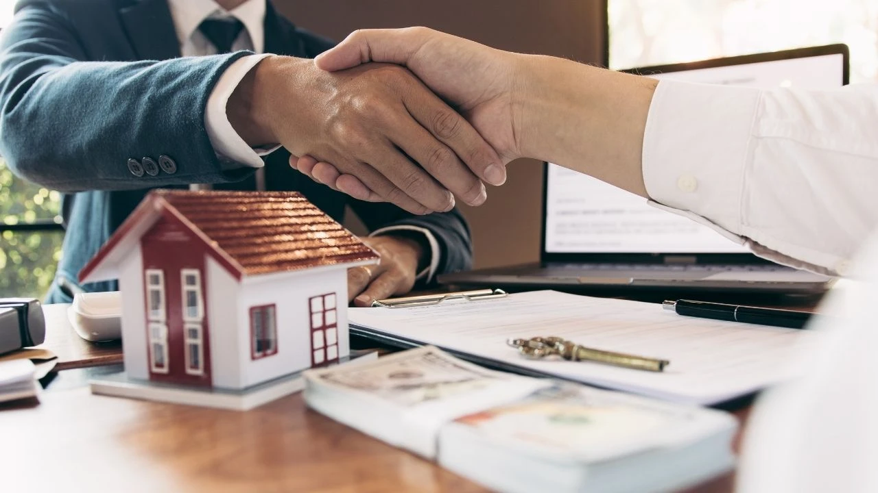 Emlakçılar 15 Eylül'e hazırlanıyor! Yeni dönem için 20 bin kişi başvuru yaptı - 1. Resim